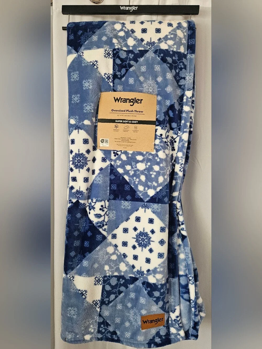 🤠 Wrangler Oversized Plush Throw Blanket – NWT | Blue Patchwork | Super Soft